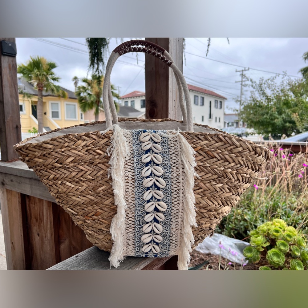 Sun N’ Sand summer beach women tote with shells